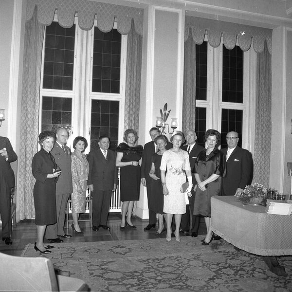 Reception of the German-American Women's Club in the town hall, 1964
